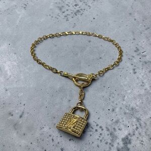 Gold Chain Toggle Clasp Necklace with Padlock Louis Vuitton Charm